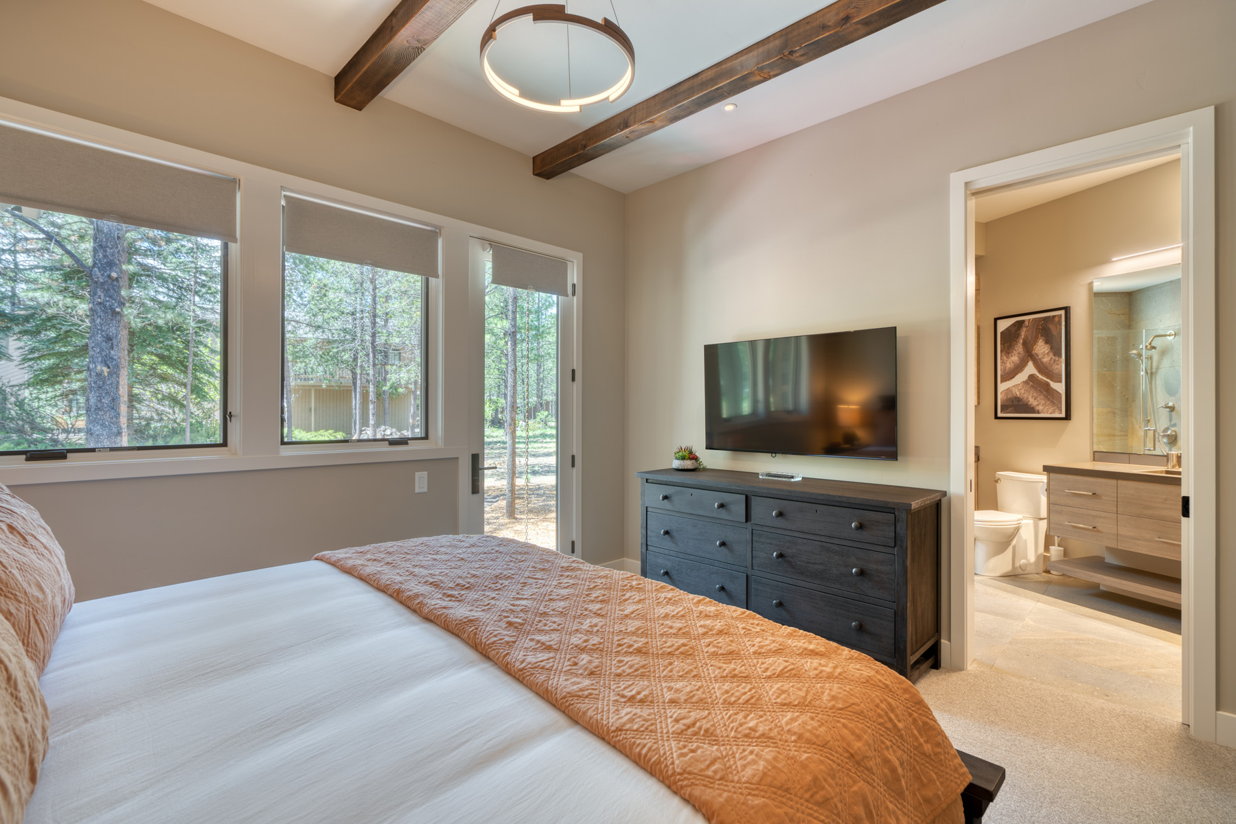 Bedroom 2 king suite